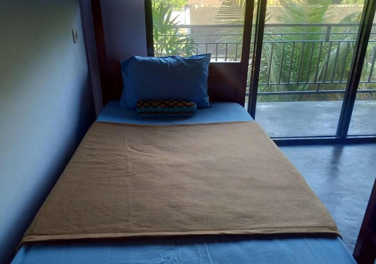 Merendeng Hostel Kuta Kuta  Bagian luar foto