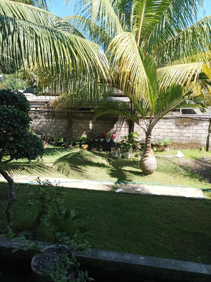 Merendeng Hostel Kuta Kuta  Bagian luar foto
