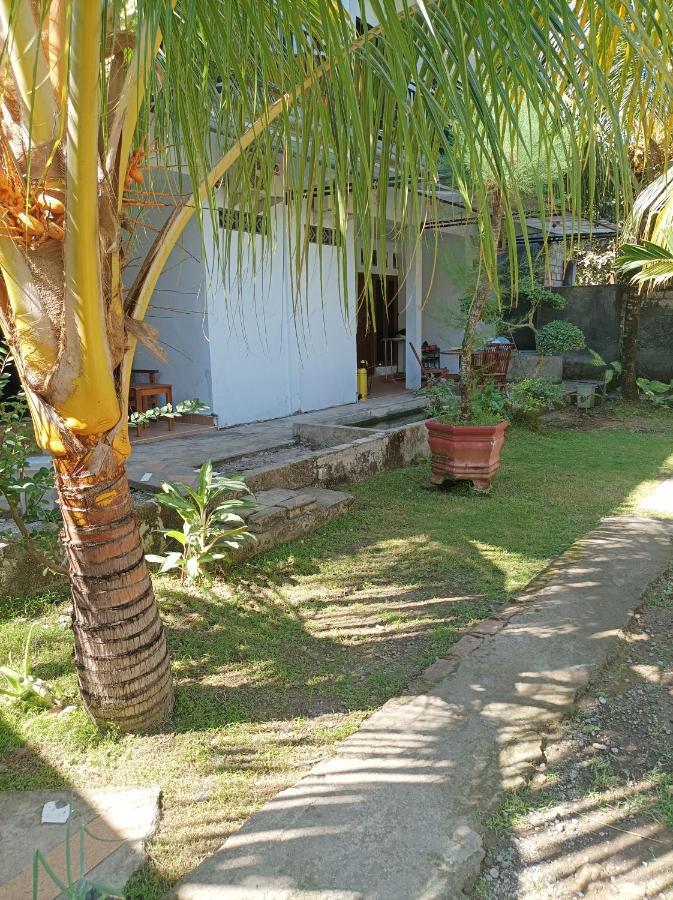 Merendeng Hostel Kuta Kuta  Bagian luar foto
