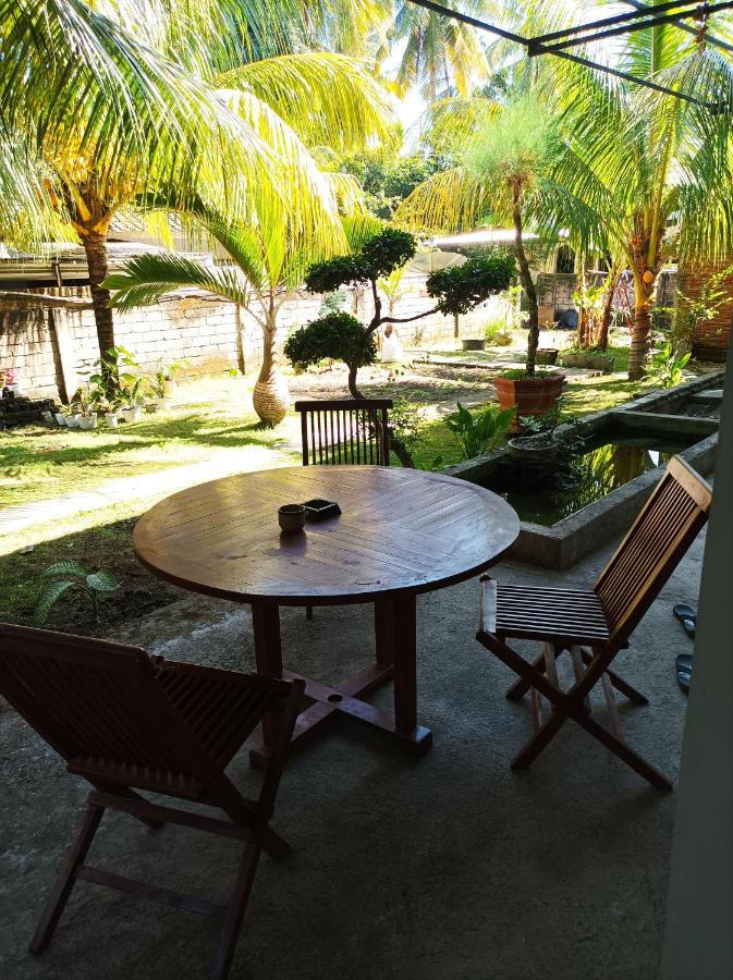 Merendeng Hostel Kuta Kuta  Bagian luar foto