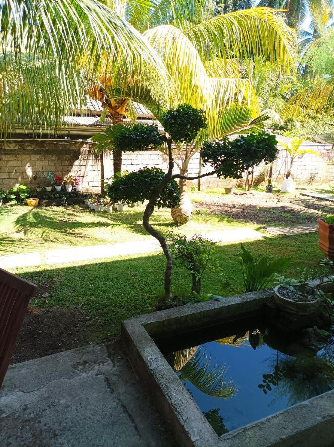 Merendeng Hostel Kuta Kuta  Bagian luar foto