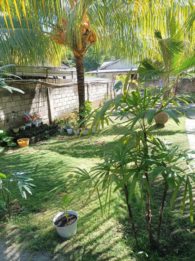 Merendeng Hostel Kuta Kuta  Bagian luar foto