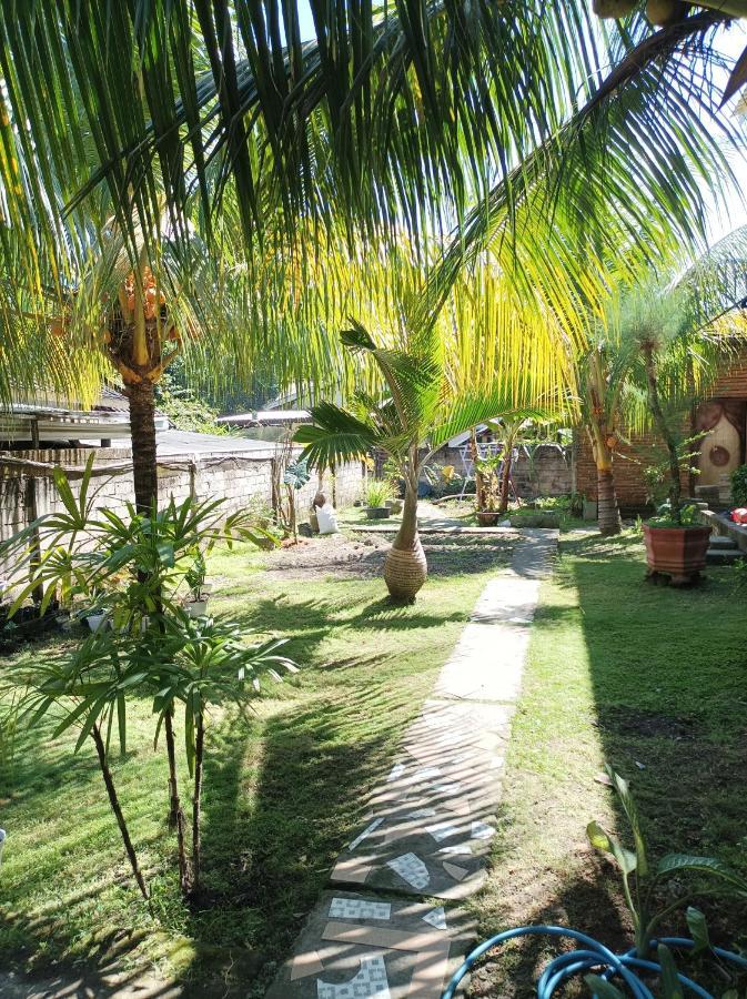 Merendeng Hostel Kuta Kuta  Bagian luar foto