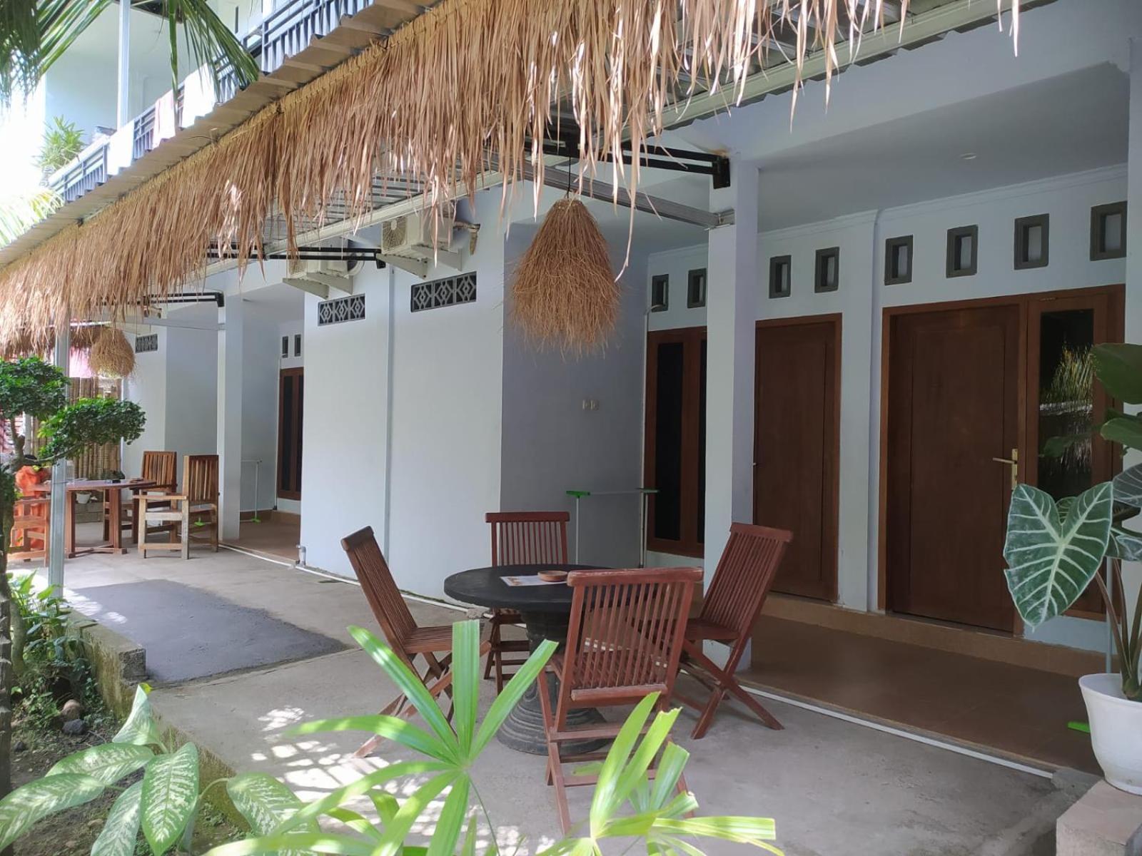 Merendeng Hostel Kuta Kuta  Bagian luar foto