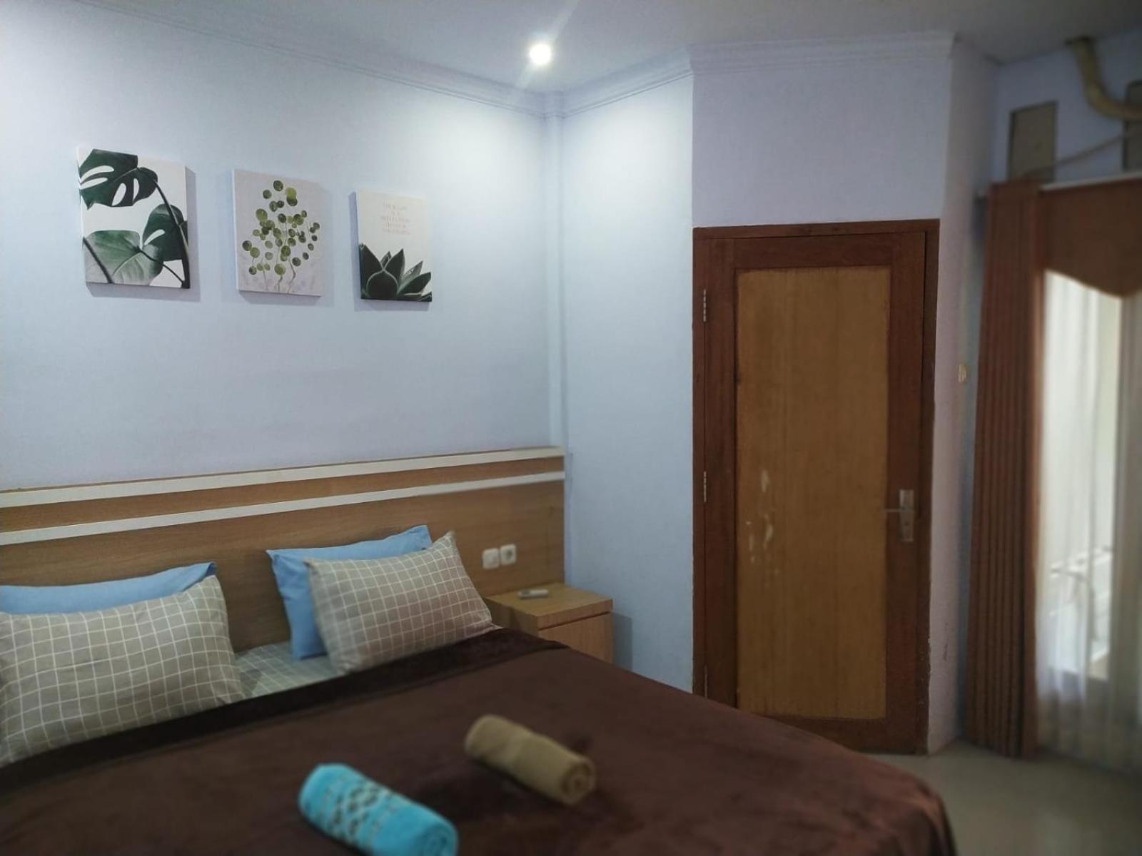 Merendeng Hostel Kuta Kuta  Bagian luar foto