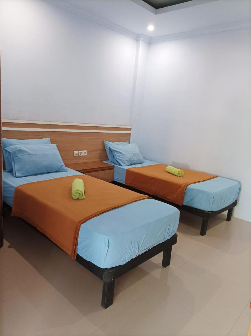 Merendeng Hostel Kuta Kuta  Bagian luar foto